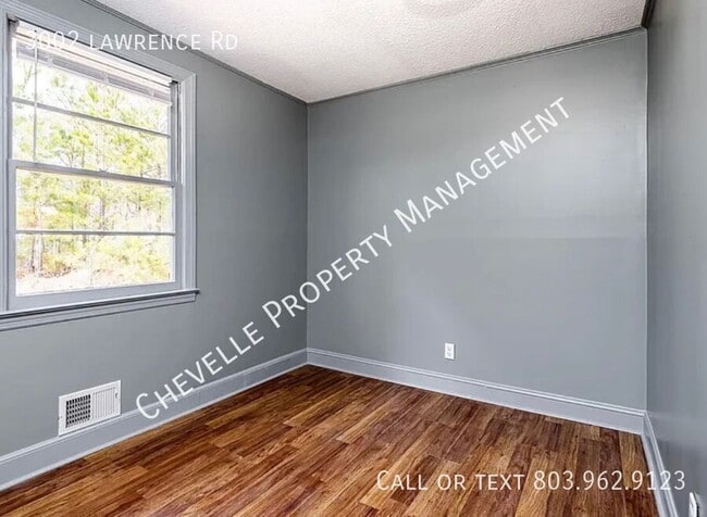 Building Photo - 3002 Lawrence Rd