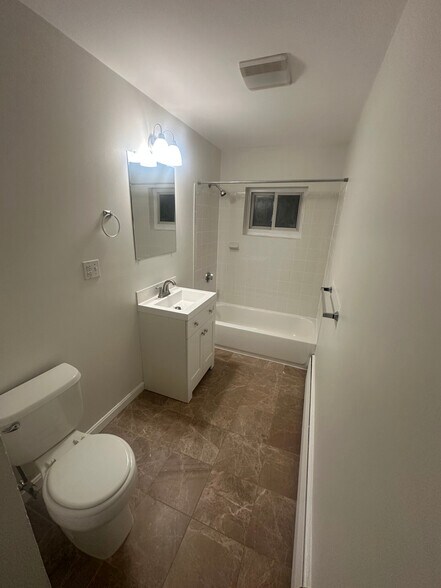 Building Photo - 63 Selkirk Rd