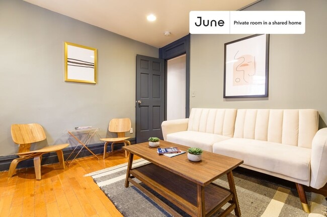 Building Photo - Room in Shared 4 bed/1 bath home