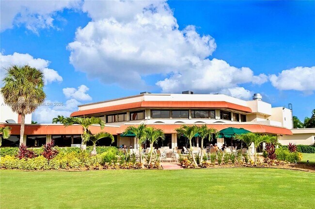 Building Photo - 9420 S Hollybrook Lake Dr