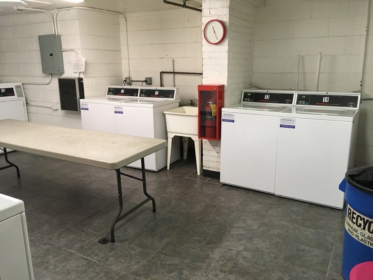 Building Photo - 3815 N Pine Grove Ave