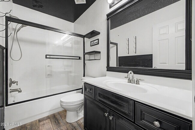 Building Photo - 614 S 111th Dr
