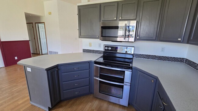 Building Photo - 3-Bedroom Rancher in Hayden