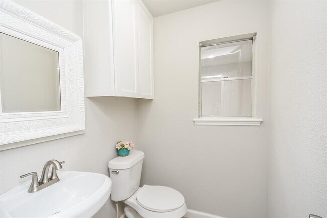 Building Photo - 1723 Big Horn Dr
