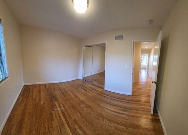 Building Photo - 5 Bedroom 3 bathroom in close proximity to POLY CAMPUS!