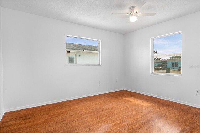 Building Photo - 2814 20th Ave Dr W