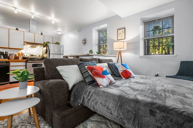 Building Photo - 309 Vine St