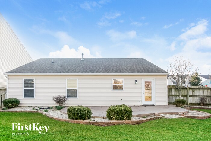 Building Photo - 6633 Sonesta Dr