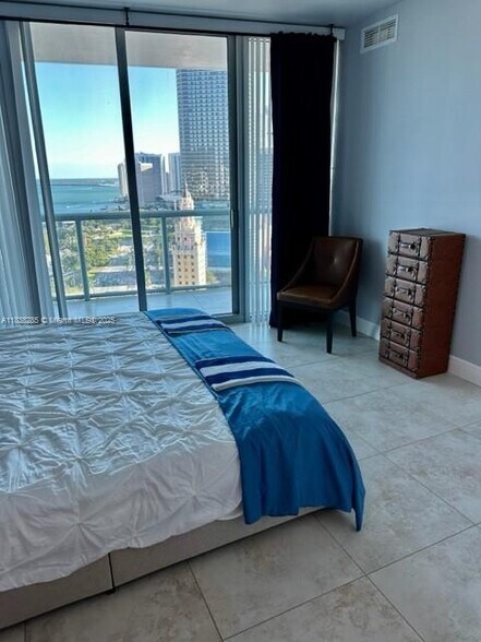 Building Photo - 888 Biscayne Blvd