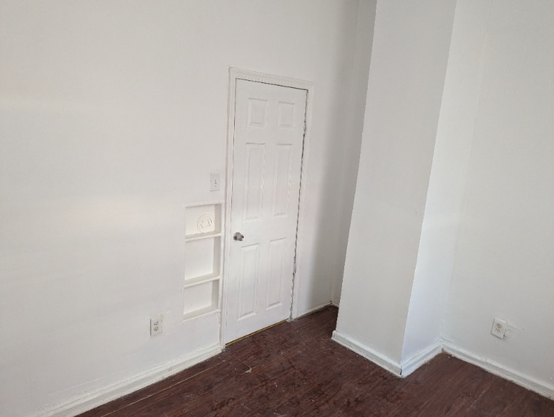 Building Photo - 1492 Princess Ave