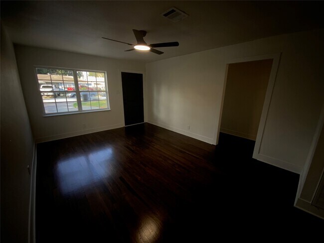 Building Photo - 610 Fostoria Ln