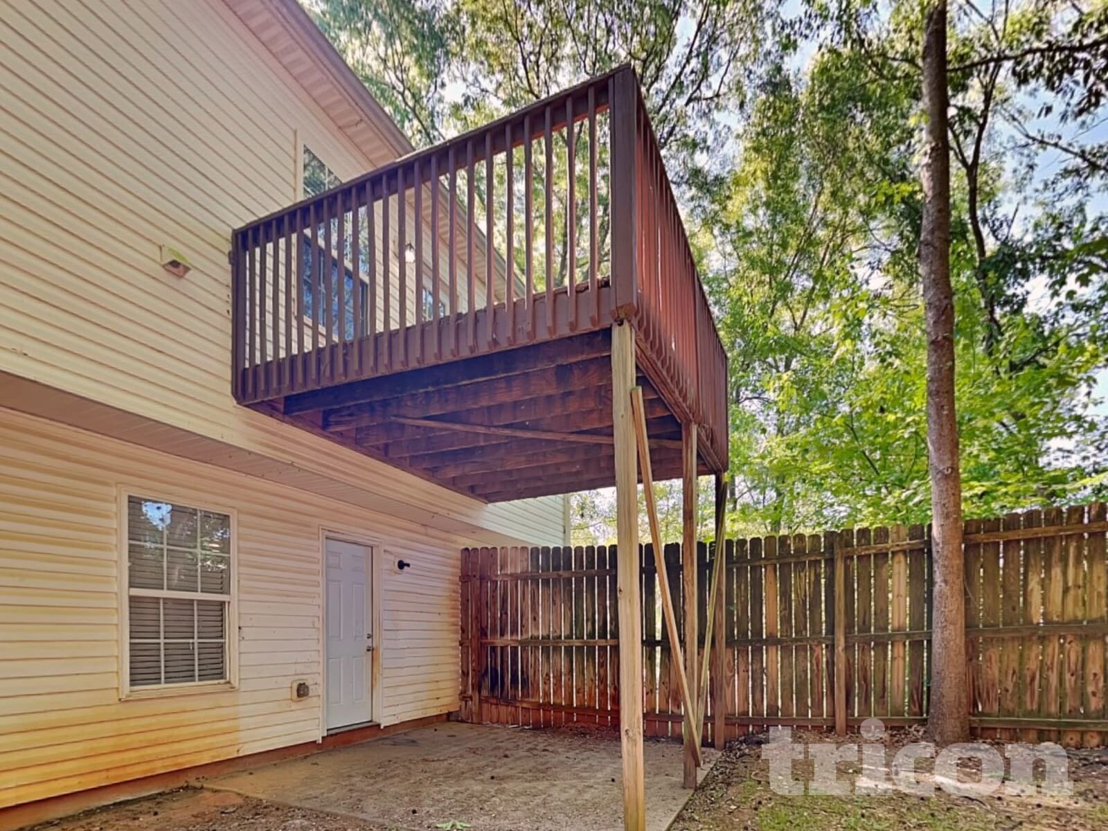 Building Photo - 205 Highgrove Dr