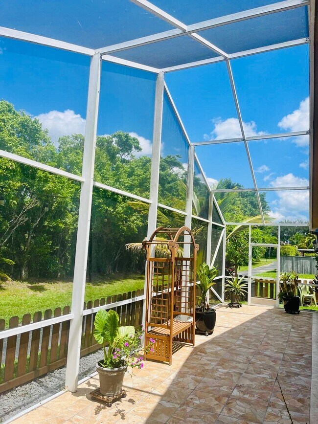 Building Photo - 6817 Barnwell Dr