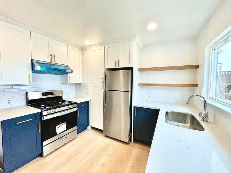 Kitchen - 544 Vista Mar Ave