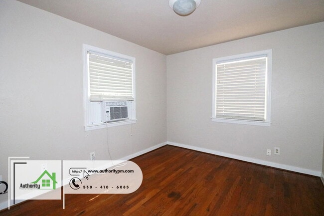 Building Photo - 5401 Rosswood St