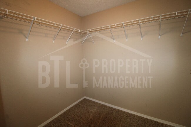 Building Photo - Beautiful Duplex in Kimberling City!