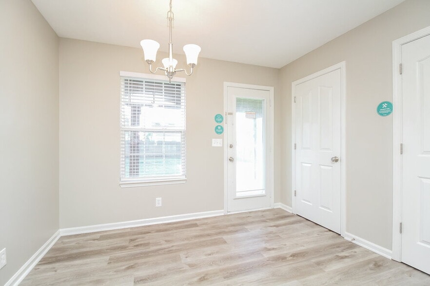 Building Photo - 2644 Dakota Way