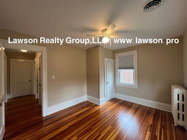 Building Photo - 1733 Maiden Ln SW