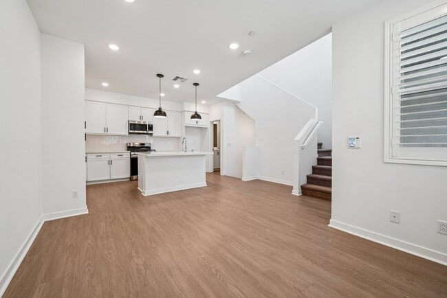 Building Photo - 11048 Luminate Dr