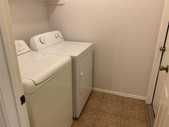 Building Photo - 17130 Copperhead Dr