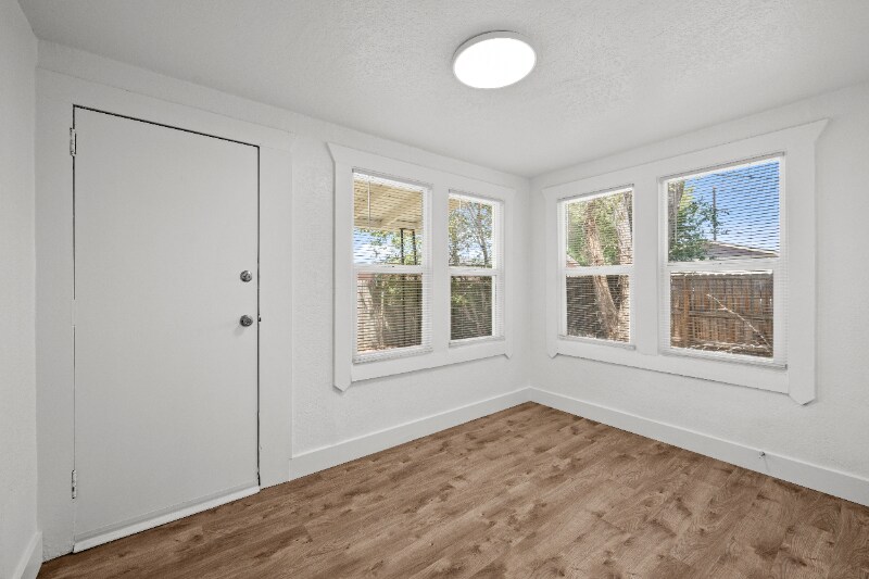 Building Photo - 363 S Meade St