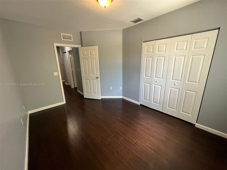 Building Photo - 2539 SW 82nd Ave