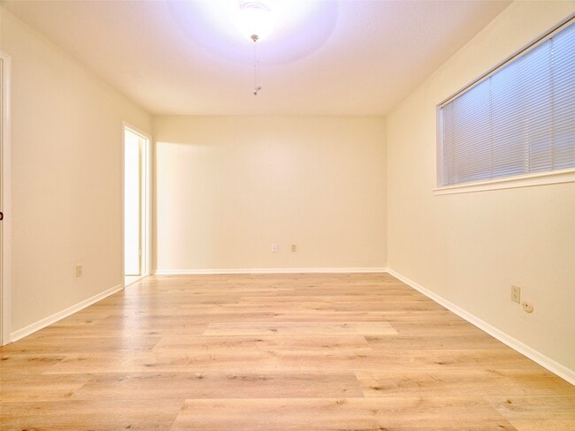 Building Photo - 4804 Fairhaven St