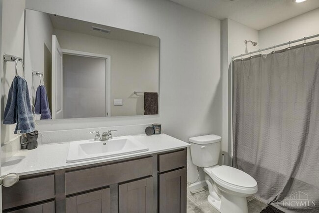 Building Photo - 111 River Hts Dr