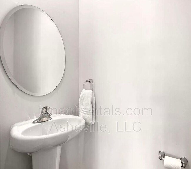 Building Photo - 354 Tavernier Ln
