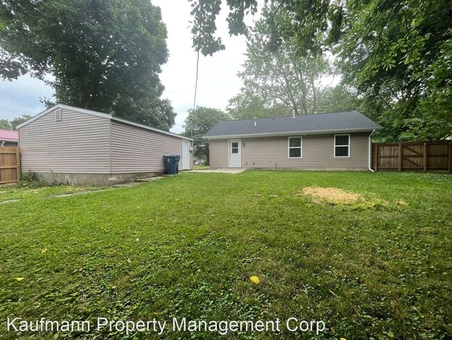 Building Photo - 3 br, 1 bath House - 828 Courtney Drive