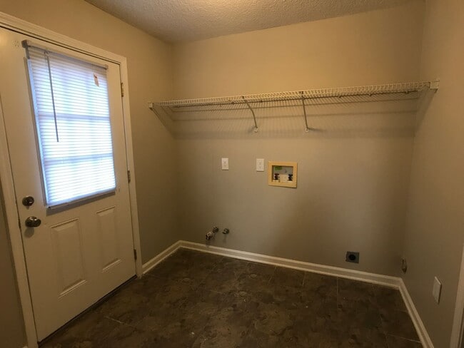 Building Photo - 9637 Lehigh Ave