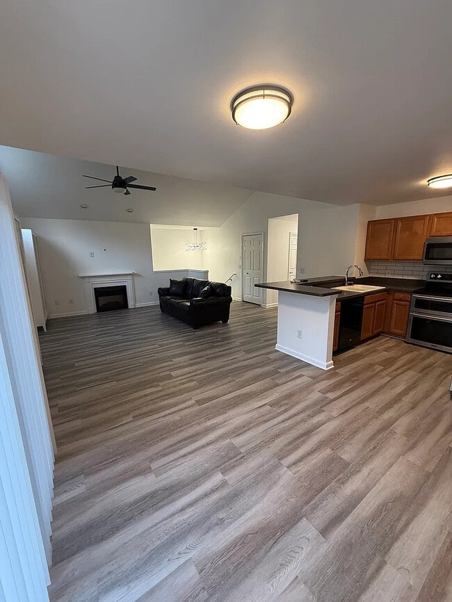 Building Photo - 51709 Adler Park Dr W