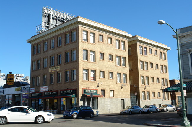 Building Photo - 498 25th St