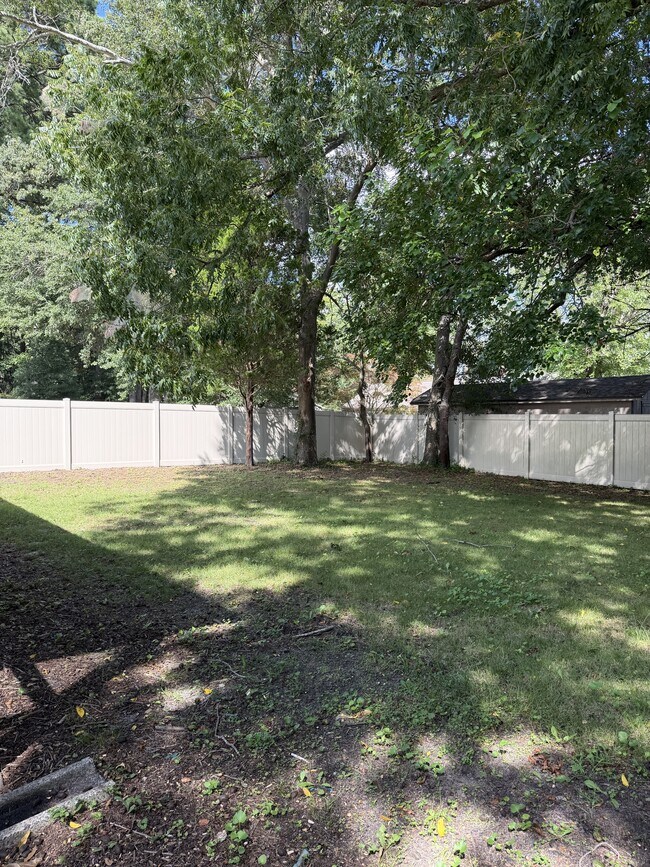 Building Photo - 1221 Taney Ave