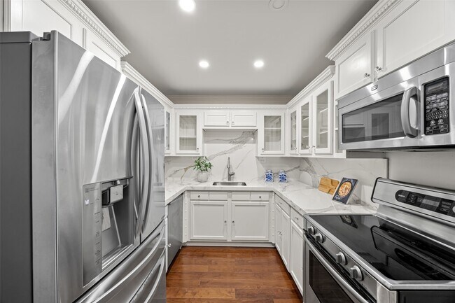 Building Photo - 3711 San Felipe St