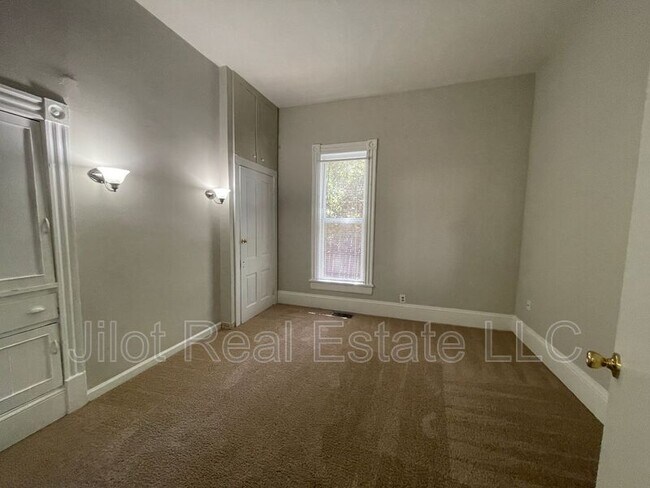 Building Photo - 3825 Church St