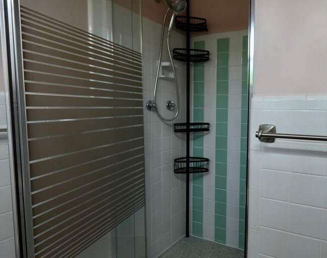 Building Photo - 3693 NE 20th Ave