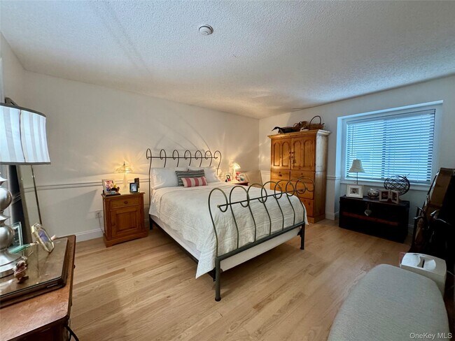 Building Photo - 1 Kings Ct