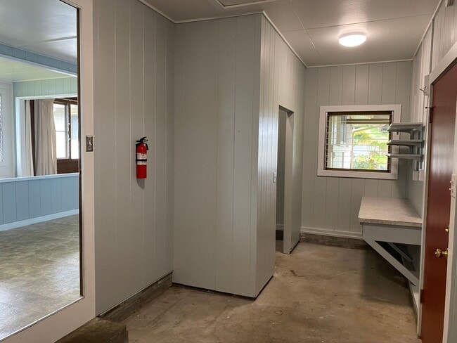 Building Photo - 123 Punahele St