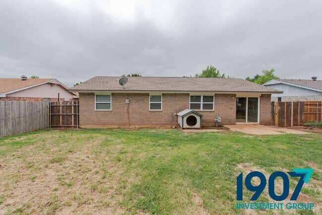 Building Photo - 1852 Sunrise Dr