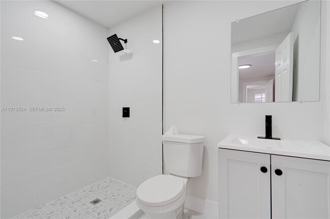 Building Photo - 6044 SW 37th St