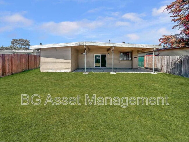 Building Photo - 1526 Visalia Ave