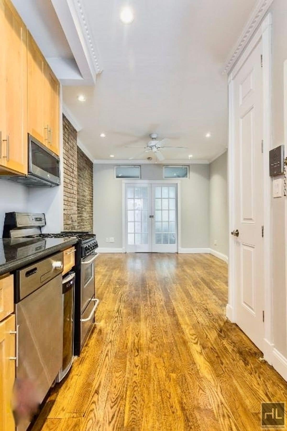 Building Photo - AMAZING 1 BR APARTMENT! WON'T LAST!! NO BR...