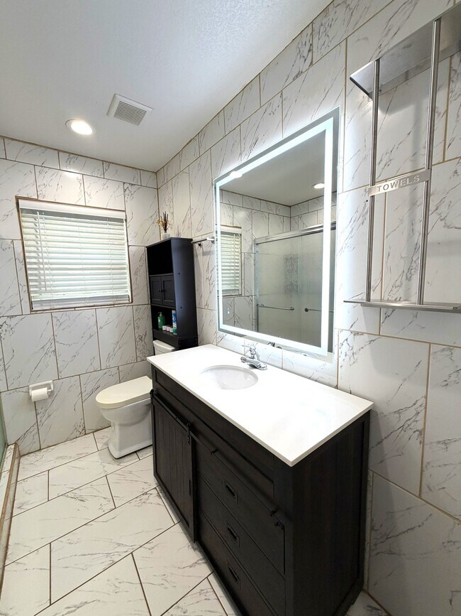 Building Photo - 5763 Westover St