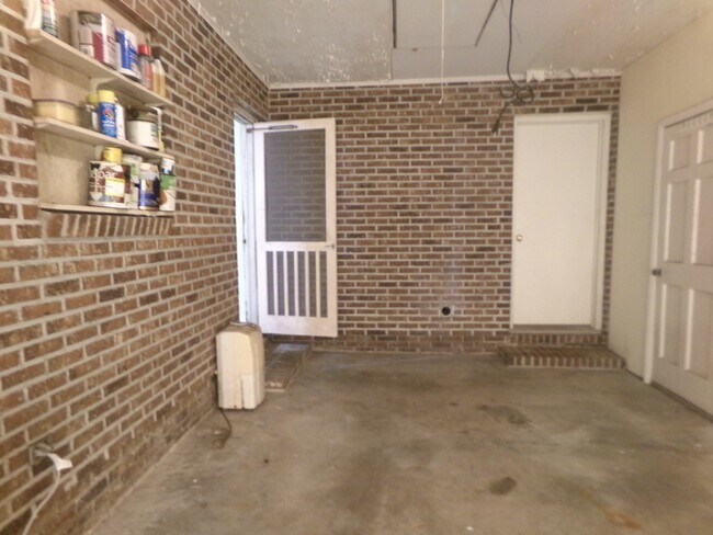 Building Photo - 804 44th Ave N
