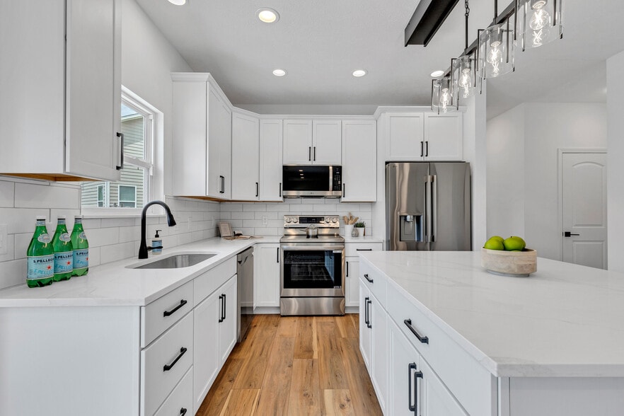 Building Photo - 9724 Brooks Dr