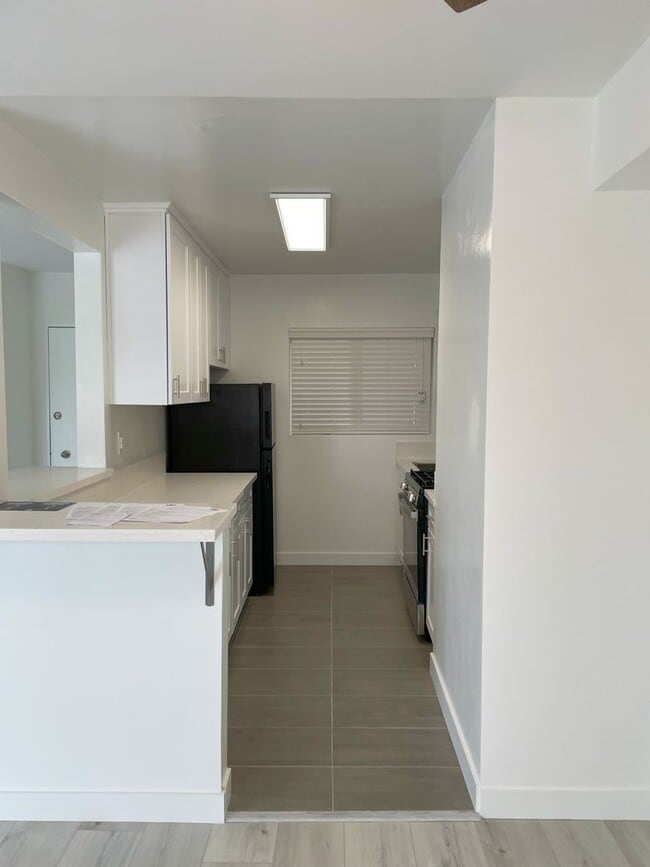 Interior Photo - 1815 N. Harvard Blvd