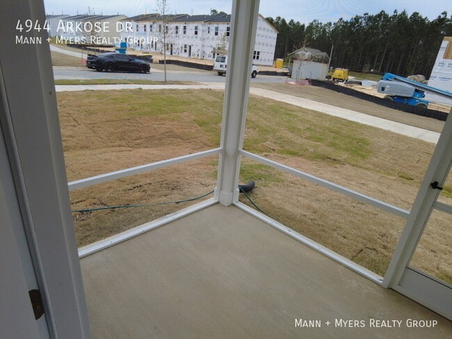 Building Photo - 4944 Arkose Dr