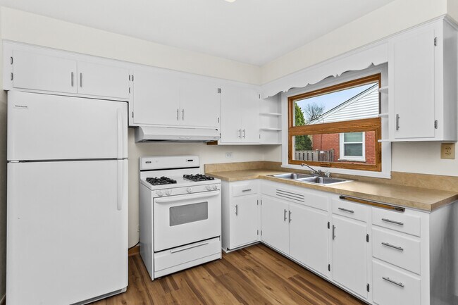 Building Photo - 117 S Belmont Ave