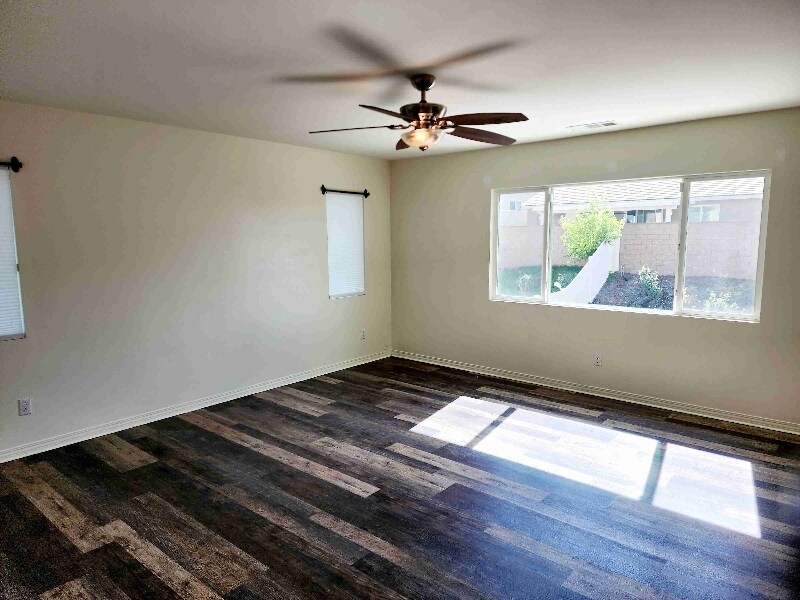 Building Photo - 26065 Plumcot Dr